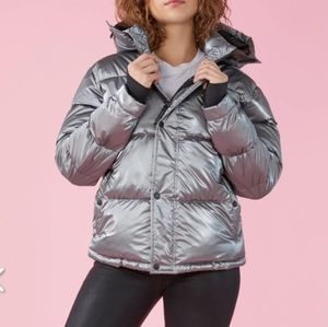 BcbgMaxxria liquid  super puff jacket
